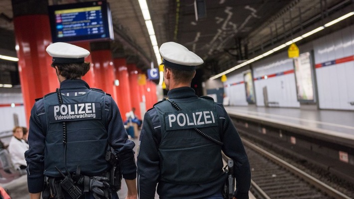 Vierjähriger stürzt ins Gleis: Schnelle Rettung am Marienplatz!