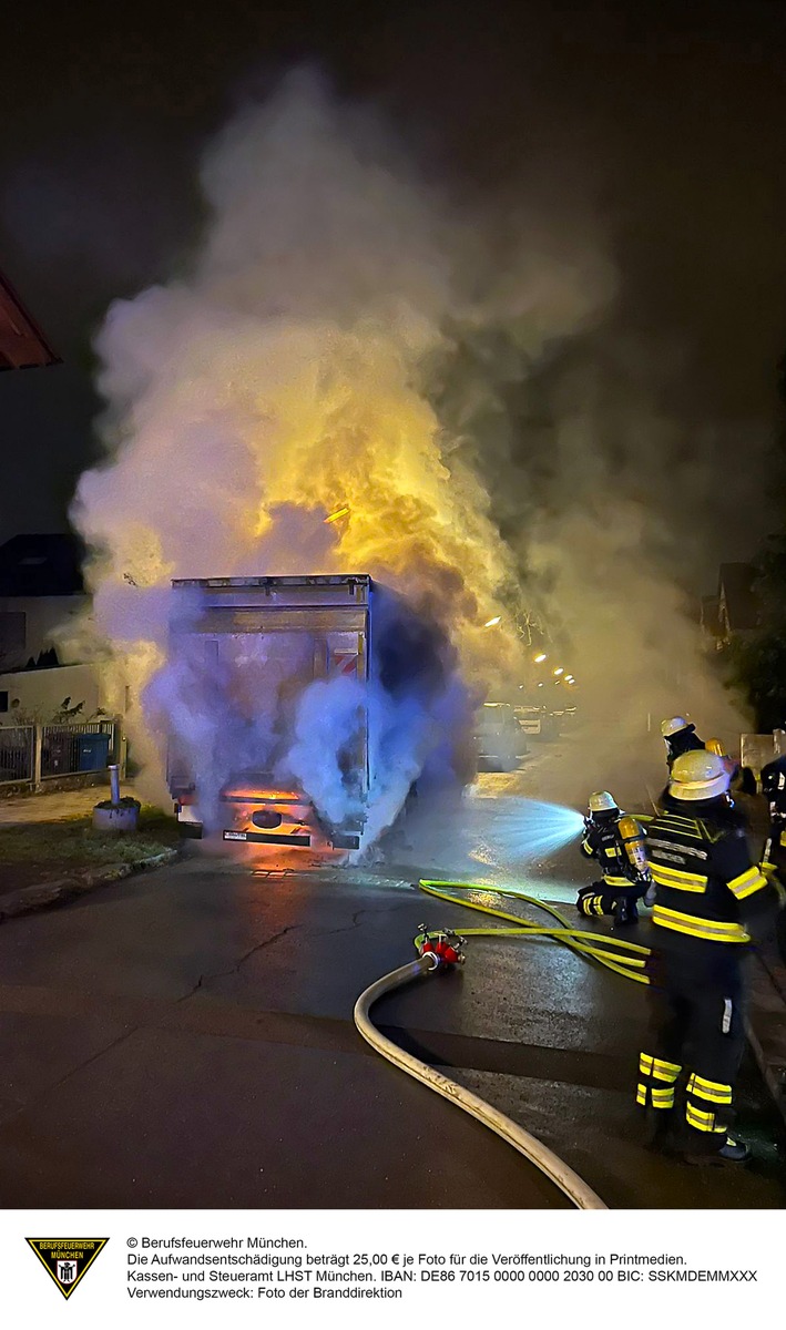 Zwei Brände in München: Feuerwehr im nächtlichen Einsatz!