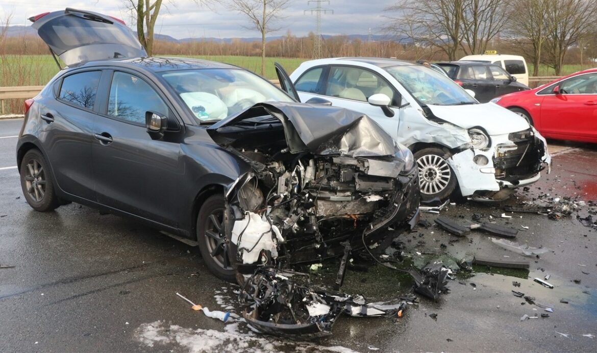 Zwei Verletzte nach Verkehrsunfall auf K46 bei Höxter-Lüchtringen