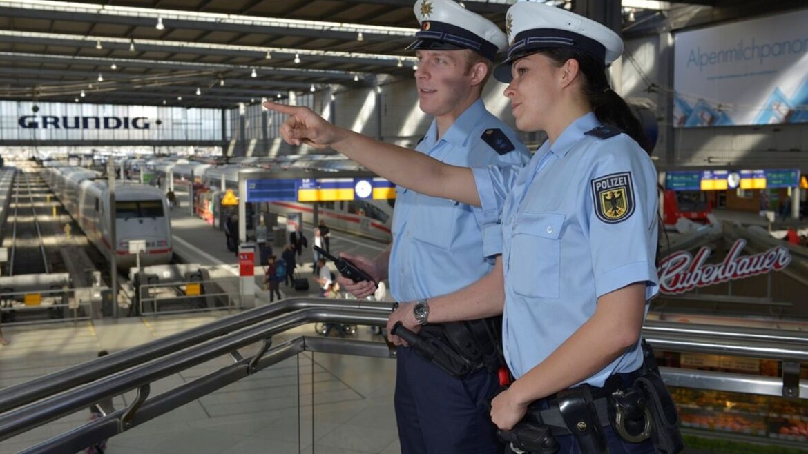 Alkoholisierte Hundebesitzerin greift Polizei am Münchener Hbf an