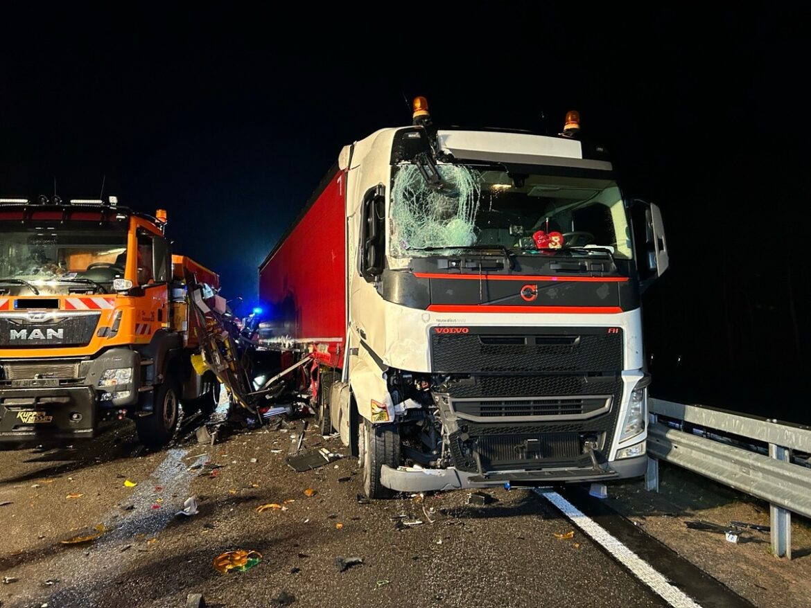 Brand und Chaos auf der A6: Lkw-Unfälle blockieren den Verkehr!