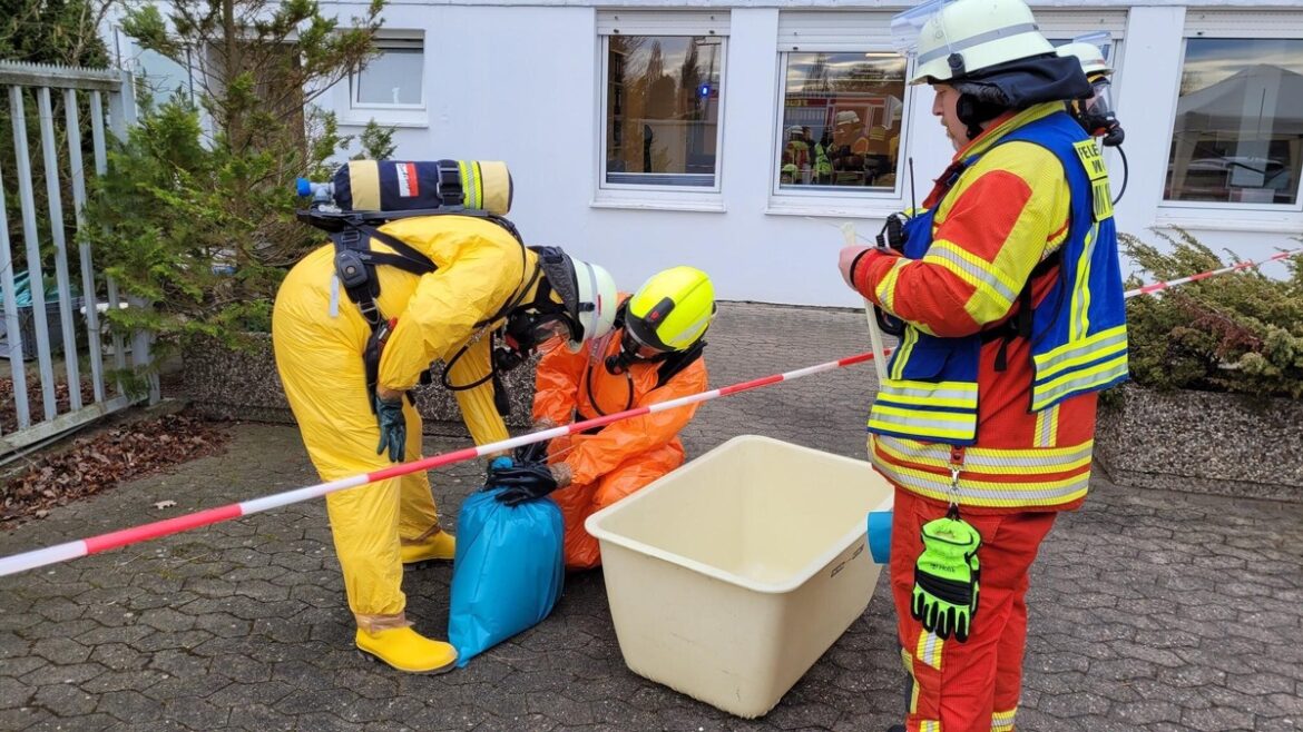 Chemikalien-Unfall in Minden: Feuerwehr rettet Lage mit 40 Einsatzkräften!