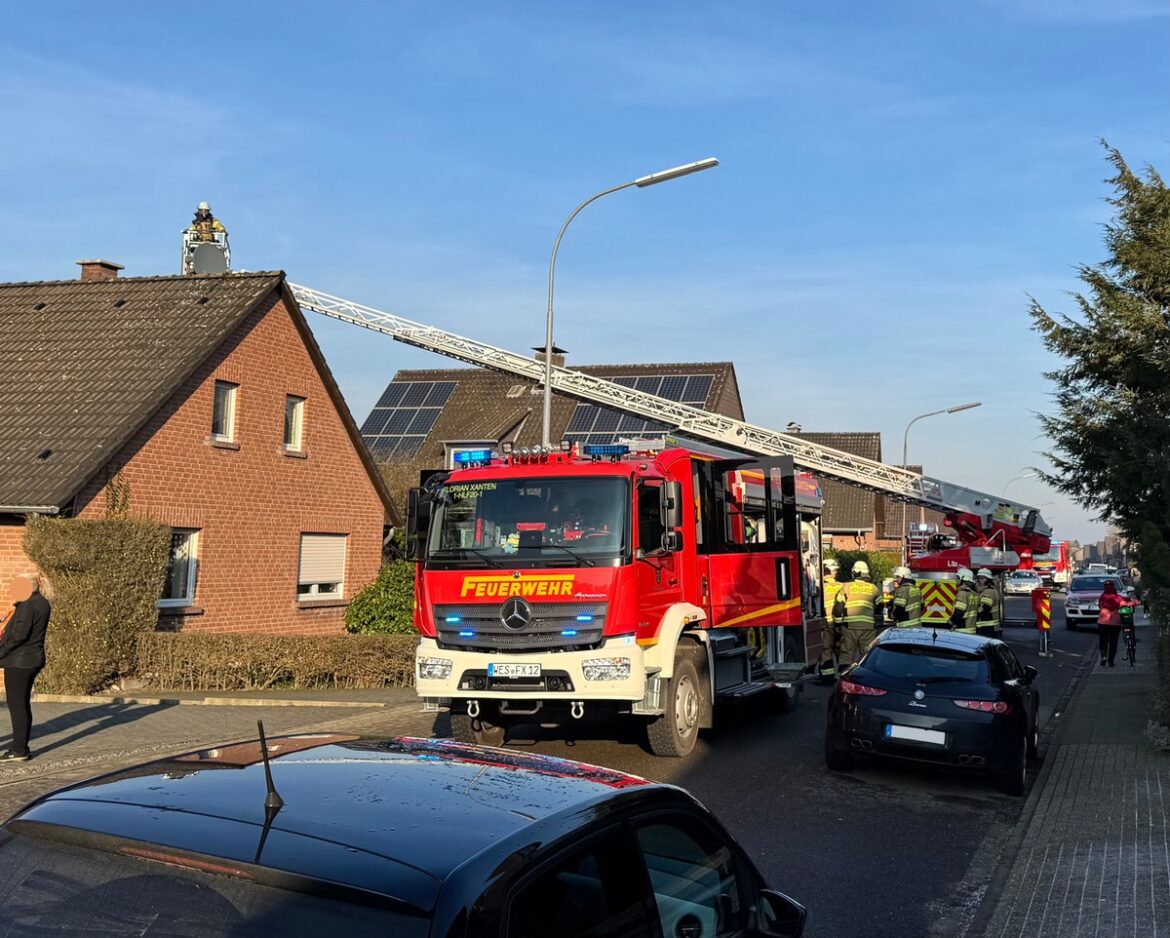 Drama in Xanten: Feuerwehr rettet und kontrolliert Kaminbrand!