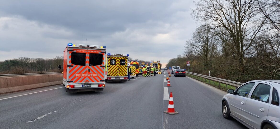 Dramatischer Unfall auf der A3: Feuerwehr rettet sieben Verletzte!