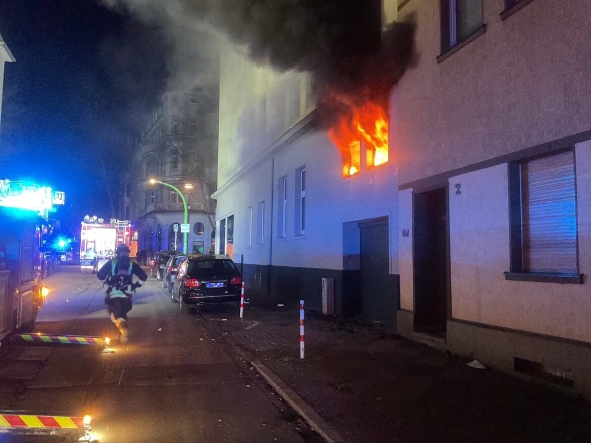 Dramatischer Wohnungsbrand in Dortmund: Feuerwehr im Einsatz!