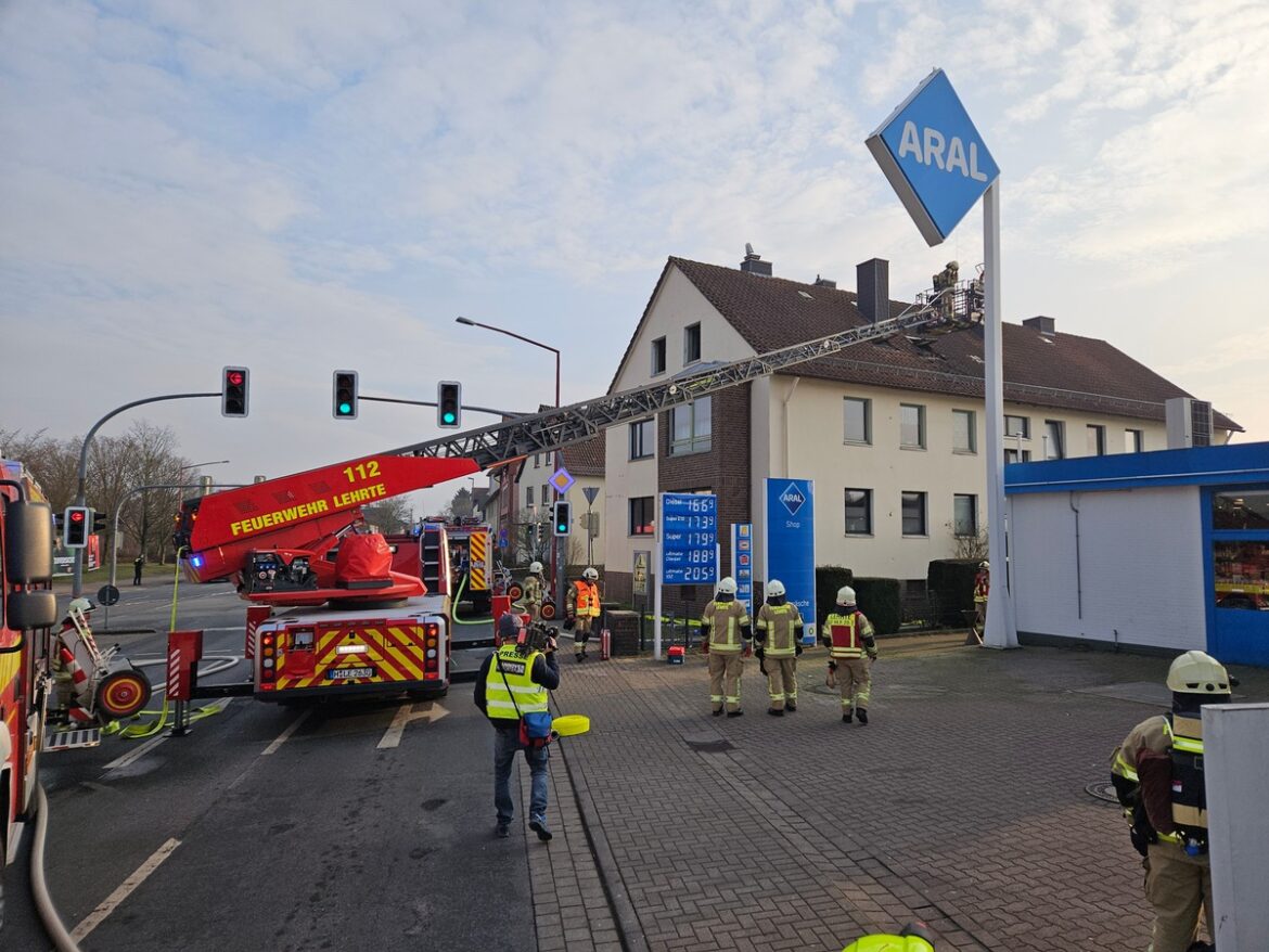 Feuerchaos in Lehrte: Feuerwehr rettet Mann nach lautem Knall!