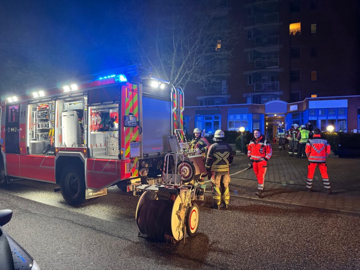 Feuerdramaturgie in Norderstedt: Feuerwehr rettet Bewohner aus Flammen!