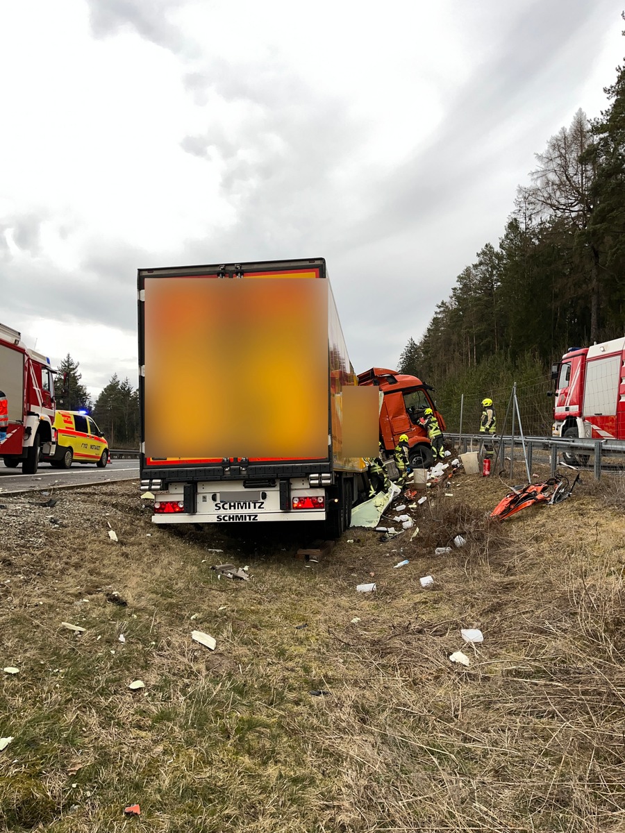 Große Verkehrsstörung auf A73: Lkw-Unfall sorgt für Vollsperrung!