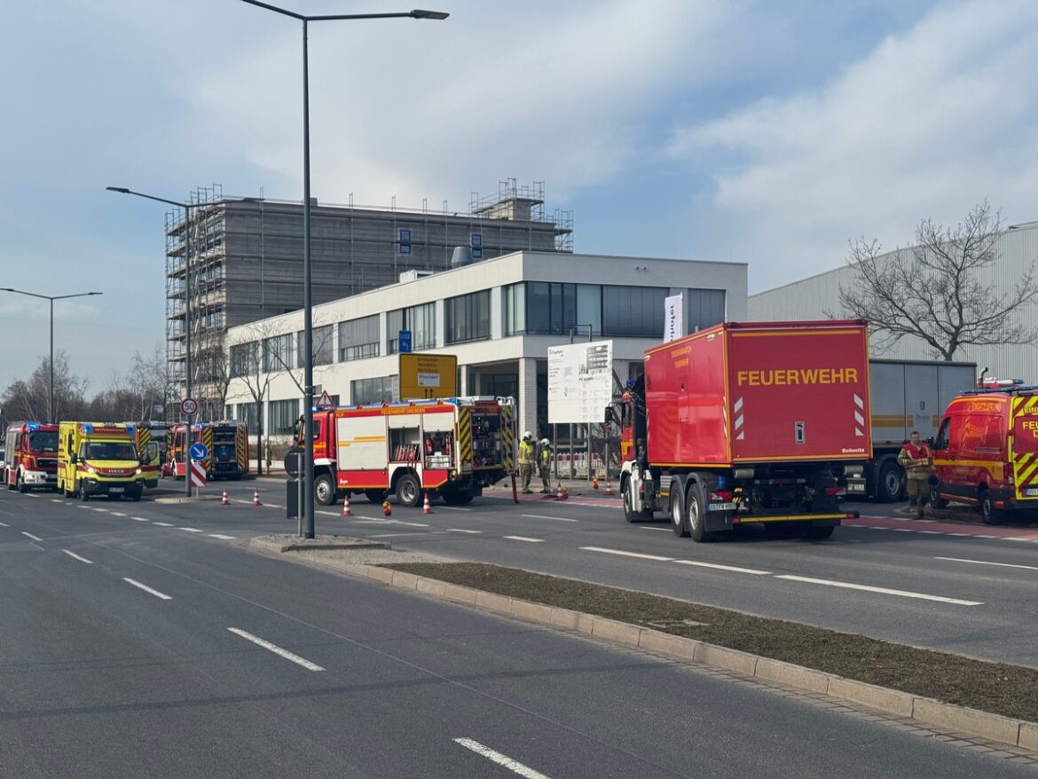 Großeinsatz der Dresdner Feuerwehr: Brand im Fraunhofer-Institut!