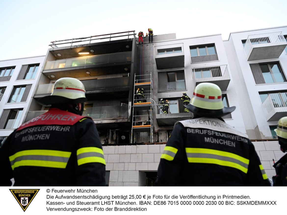 Großer Einsatz in München-Freiham: Feuerwehr rettet Arbeiter aus Flammen!