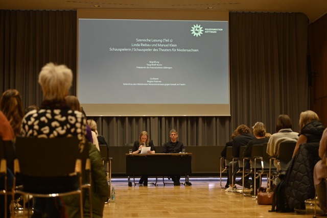 Häusliche Gewalt: Ausstellung  HerzSchlag  im Hildesheimer Rathaus!