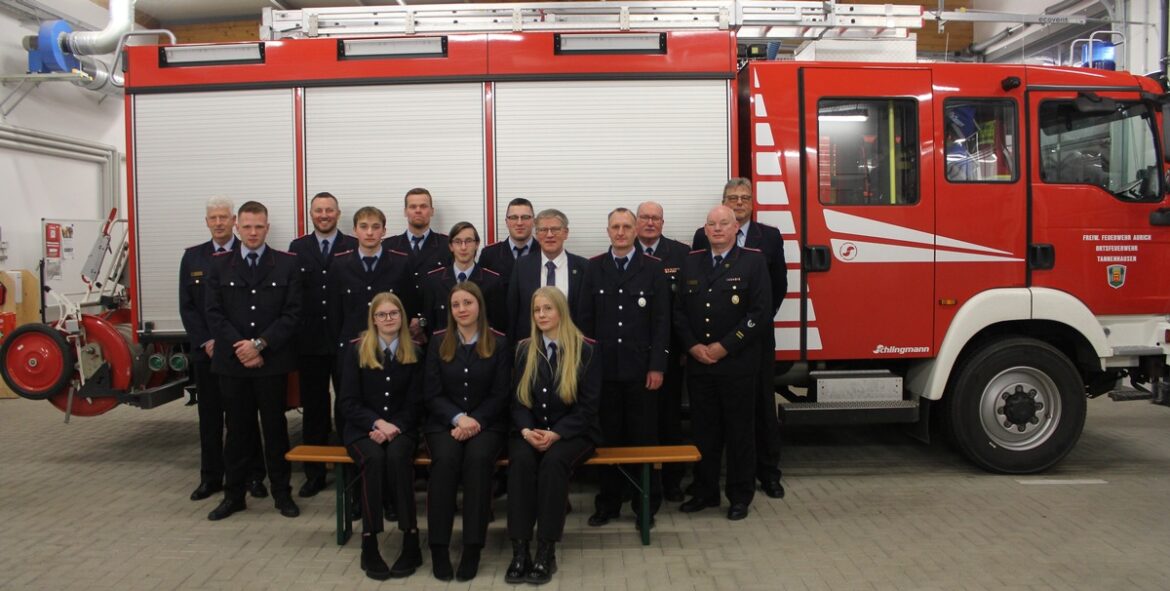 Jahreshauptversammlung der Feuerwehr Tannenhausen: Ehrungen und Beförderungen!