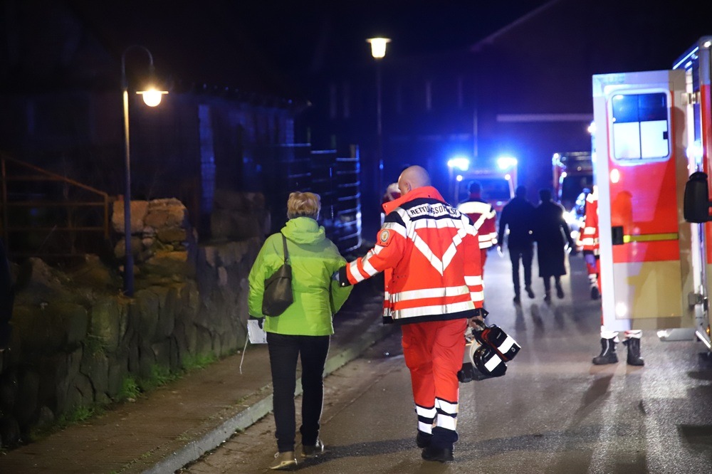 Kohlenmonoxid-Alarm in Grillhütte: 12 Verletzte bei Feier in Mözen!