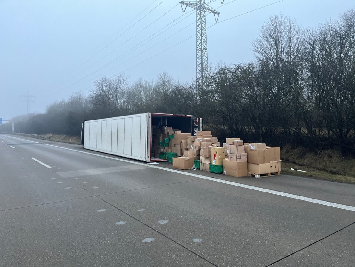 Lkw-Unfall auf der A9: Vollsperrung und Risikoeinschätzung der Feuerwehr!