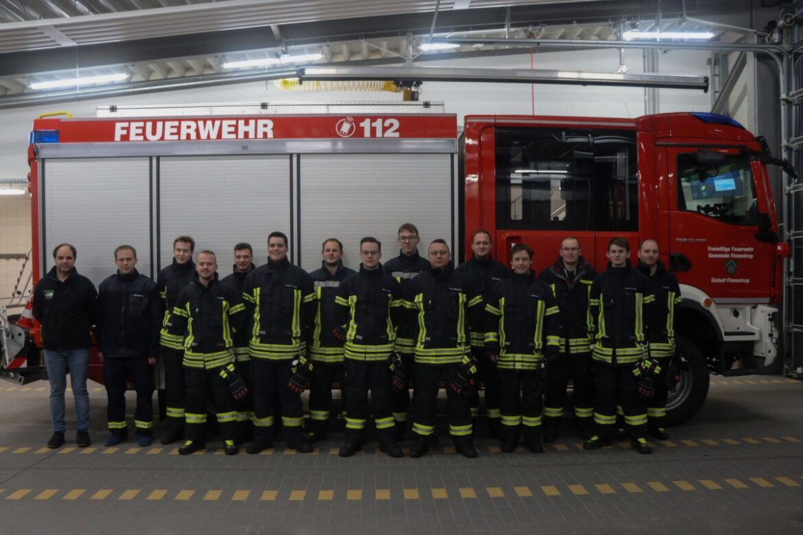 Neuer Atemschutz-Trainer: 14 Heldinnen und Helden für Finnentrop!