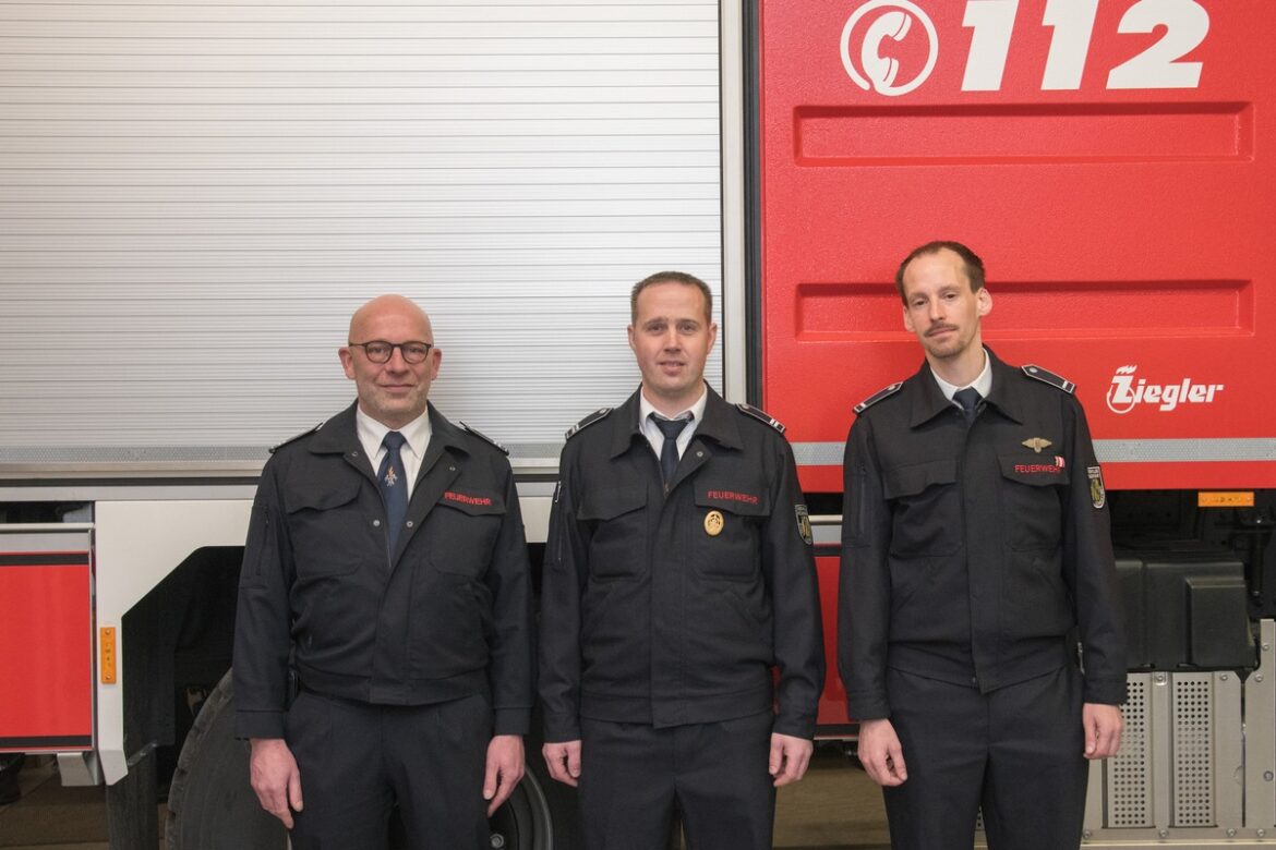 Neuer Führungswechsel bei der Feuerwehr Lennestadt – Viel Lob und Ehrungen!