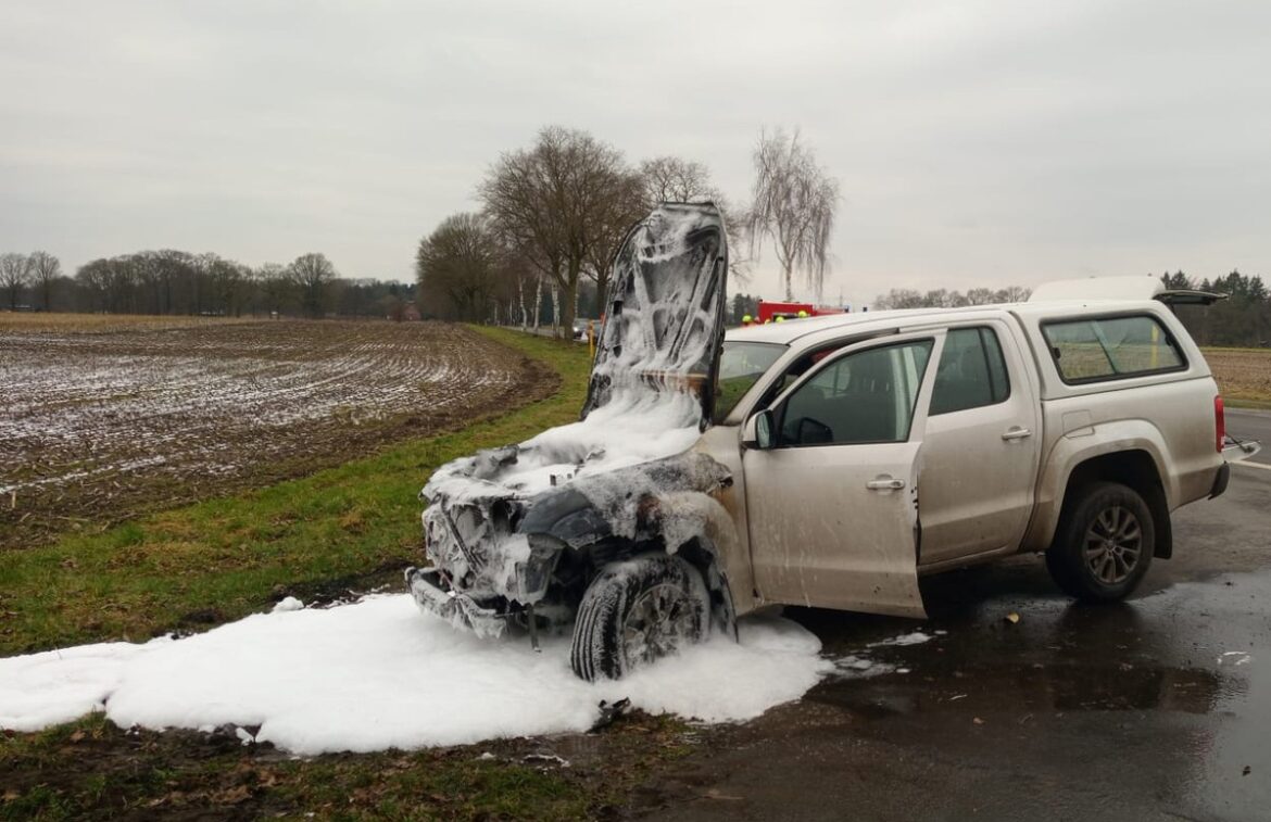 PKW-Brand auf K202: Feuerwehr löscht Fahrzeug in letzter Minute!