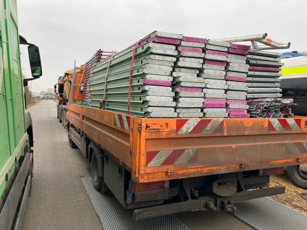 Polizei stoppt überladene Lkw in Raesfeld: Gefahr auf der Straße!