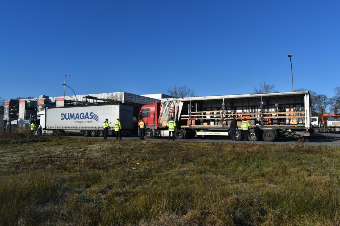 Rasante Polizei-Kontrolle: 59 % der Lkw-Fahrer im Visier!