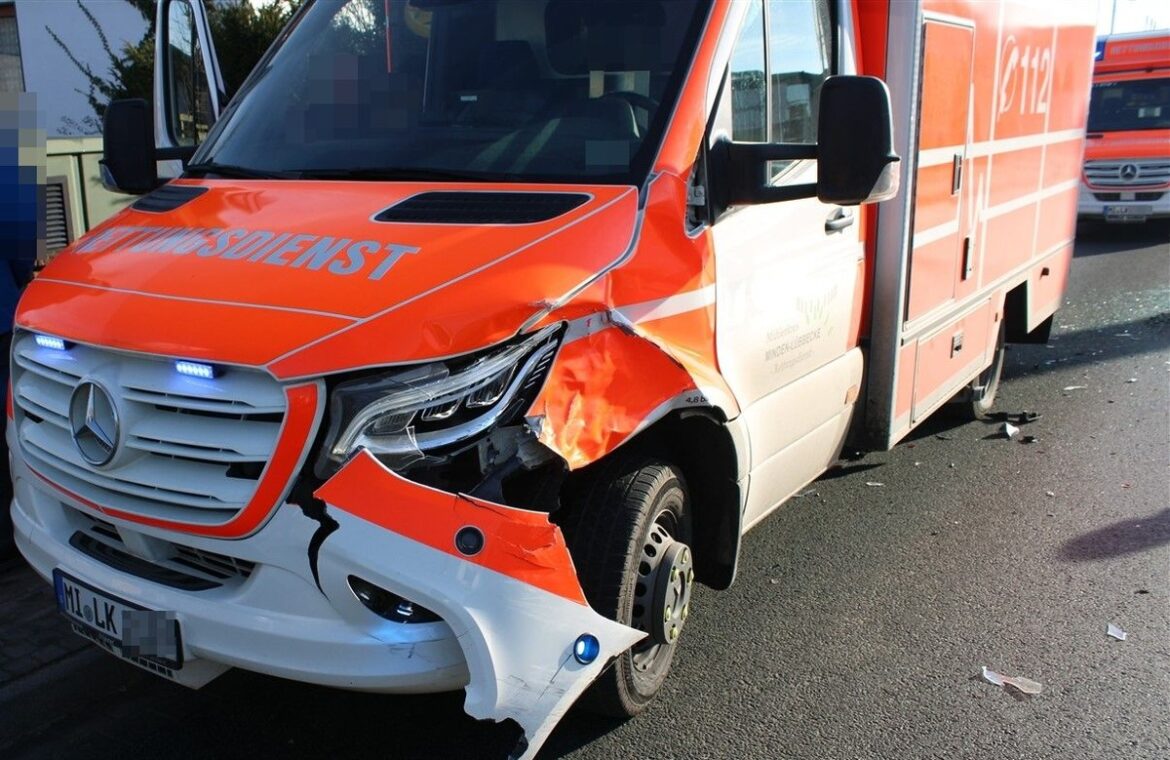 Rettungswagen im Einsatz: Verkehrsunfall in Preußisch Oldendorf!