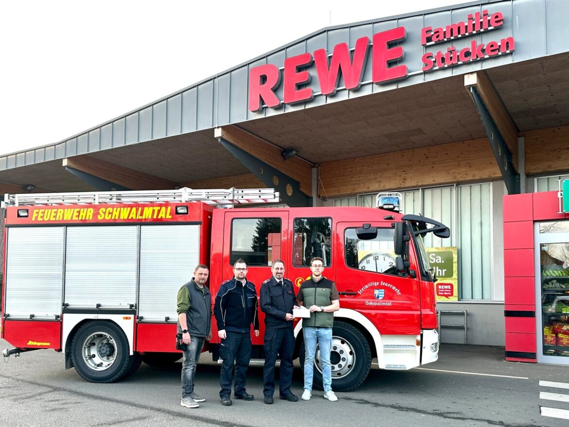 Rewe Stücken spendet 1.300 Euro: Feuerwehr Schwalmtal dankt der Gemeinde!