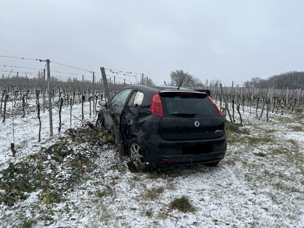 Schock auf der A65: Autofahrerin mit Sommerreifen verunglückt!