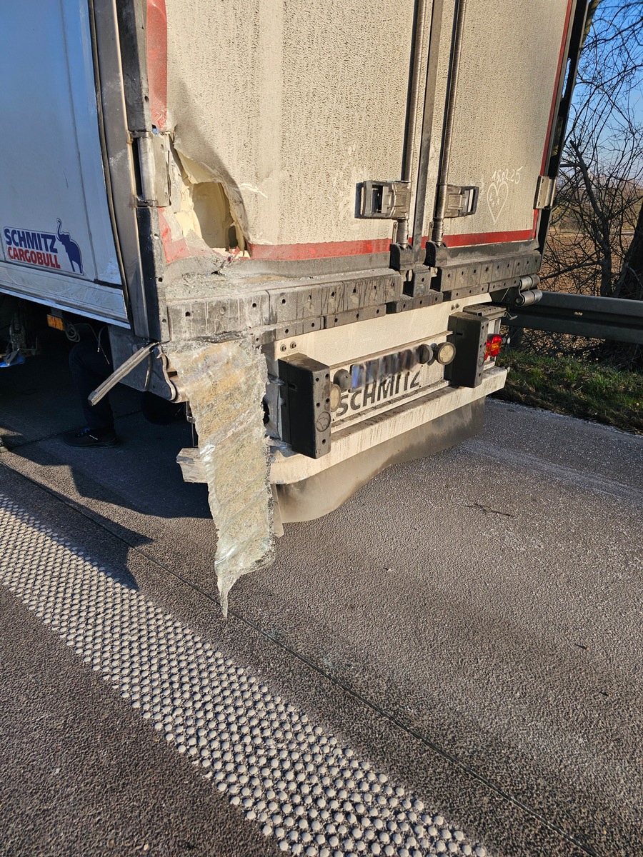 Schrecklicher Unfall auf A61: Frau verletzt bei Kollision mit LKW!