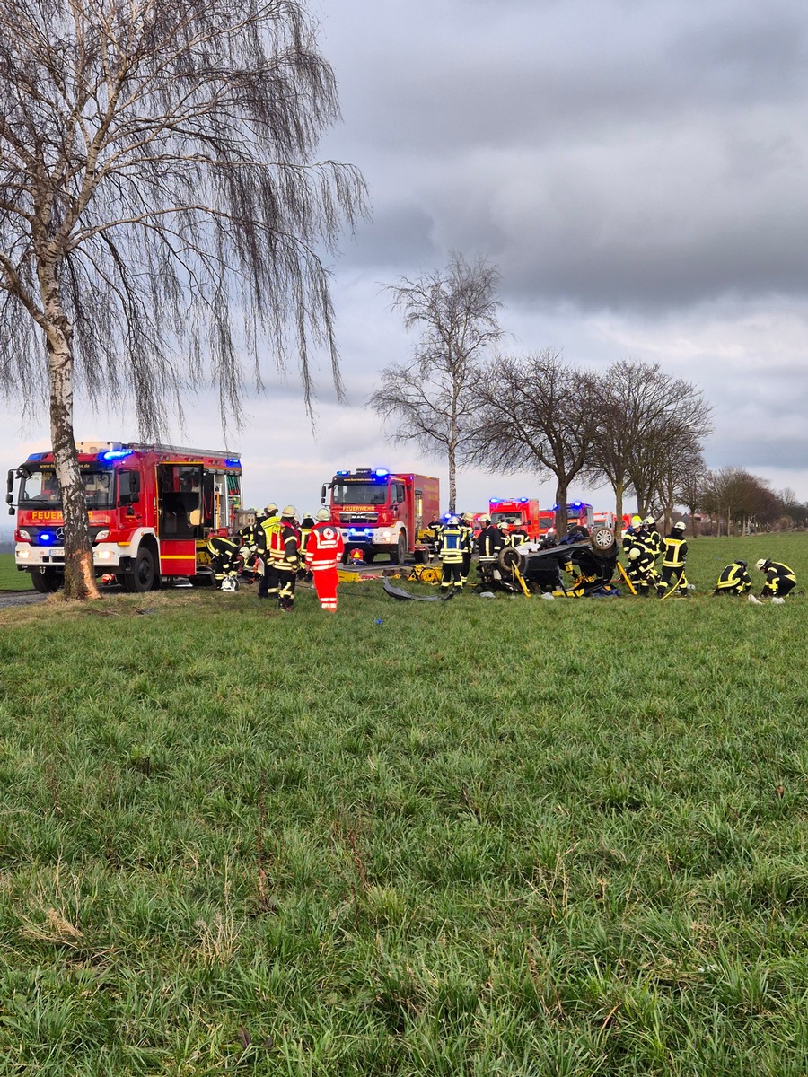 Schwerer Unfall auf Haarweg: Feuerwehr und Rettungskräfte im Einsatz!