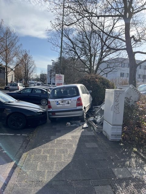 Unfall in Offenbach: Stromausfall nach Kollision mit Verteilerkasten!