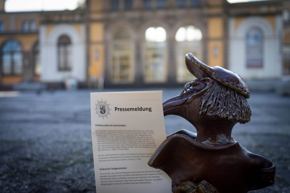 Vandalismus in Neustadt: Unbekannte beschmieren Autos mit „ACAB“