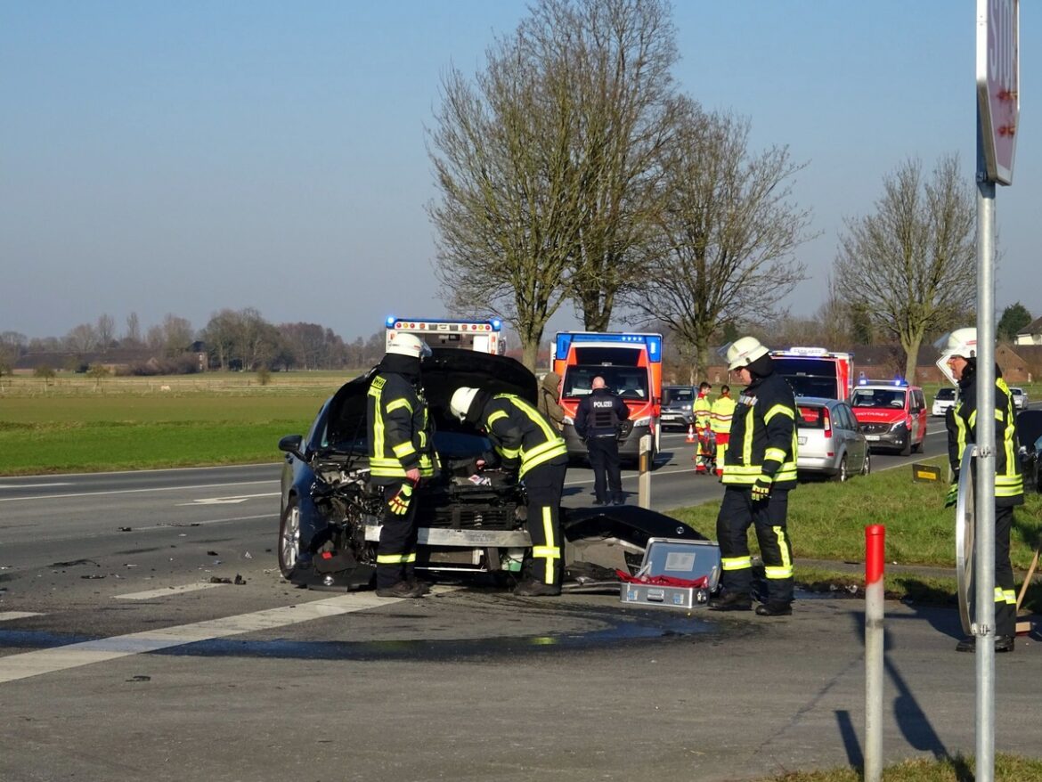 Verkehrsunfall in Sonsbeck: Zwei Verletzte nach PKW-Kollision!