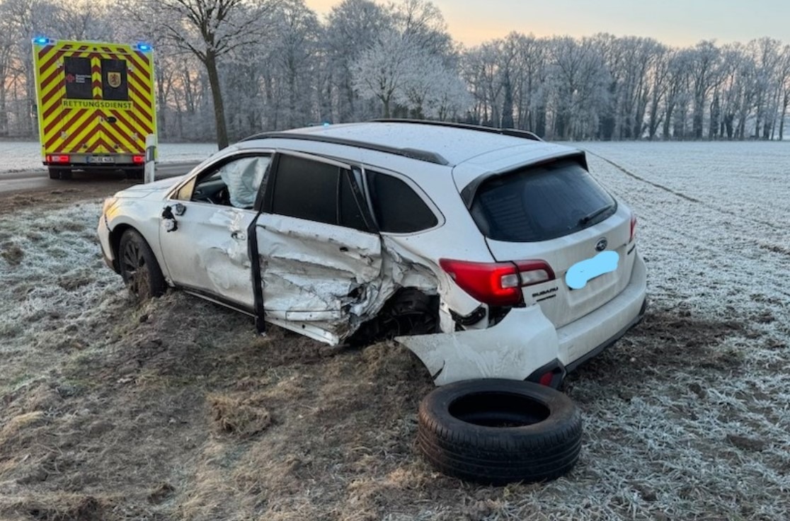 Verkehrsunfall in Stuhr: Zwei Verletzte und hoher Sachschaden!