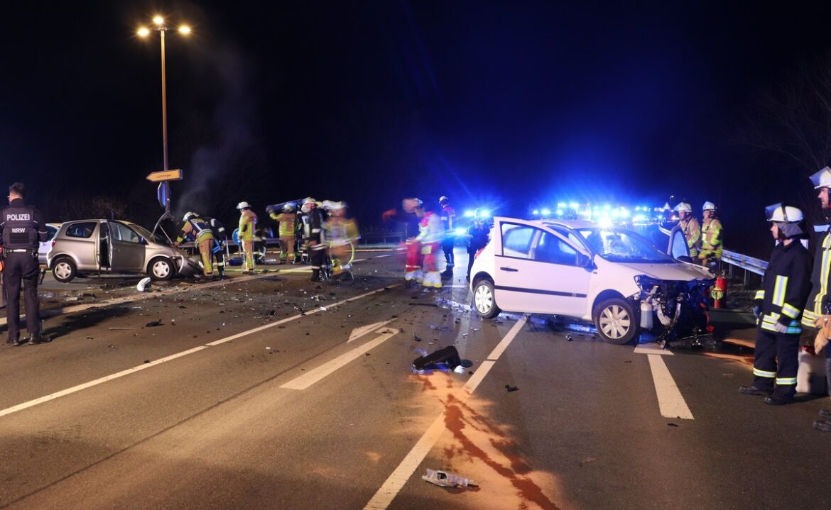 Vier Verletzte bei schwerem Unfall auf K46 zwischen Höxter und Holzminden