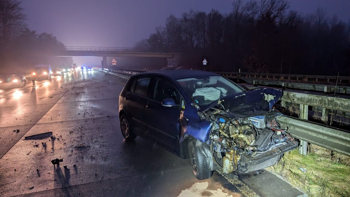 Zwei Verletzte nach Crash auf der BAB27: Höchstgeschwindigkeit ignoriert!