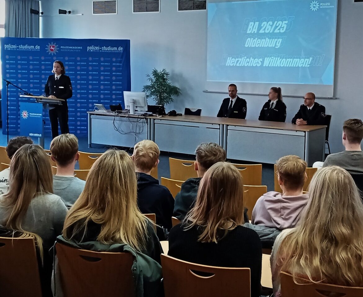 Neuer Jahrgang an der Polizeiakademie Niedersachsen: 100 Anwärter starten!