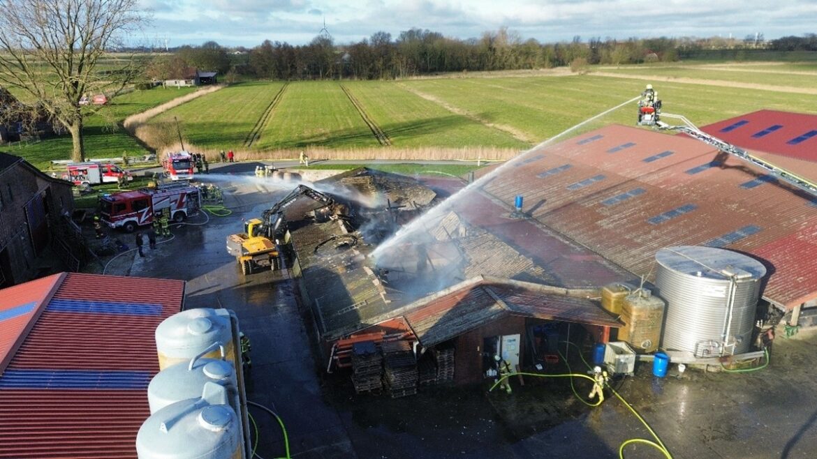 Scheunenbrand im Wangerland: Feuerwehr verhindert schlimmeres Unglück!