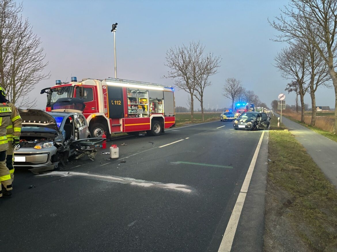 Schwerer Verkehrsunfall auf B73: Feuerwehr rettet eingeklemmte Frau!